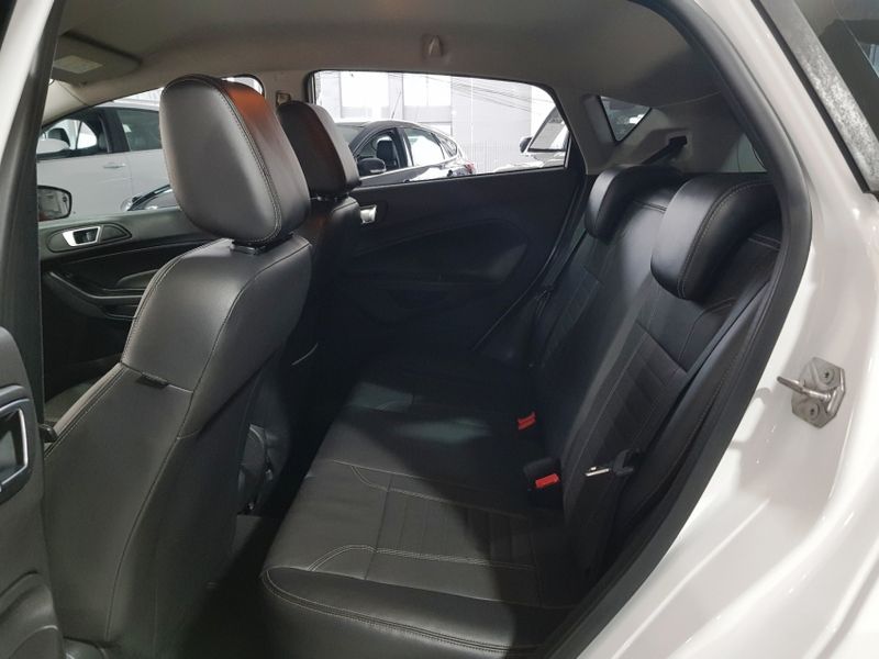 Ford FIESTA 1.6 TITANIUM HATCH 16V FLEX 4P POWERSHIFT 2016/2016 ADVANT AUTOMÓVEIS CAXIAS DO SUL / Carros no Vale Ford FIESTA 1.6 TITANIUM HATCH 16V FLEX 4P POWERSHIFT 2016/2016 ADVANT AUTOMÓVEIS CAXIAS DO SUL / Carros no Vale
