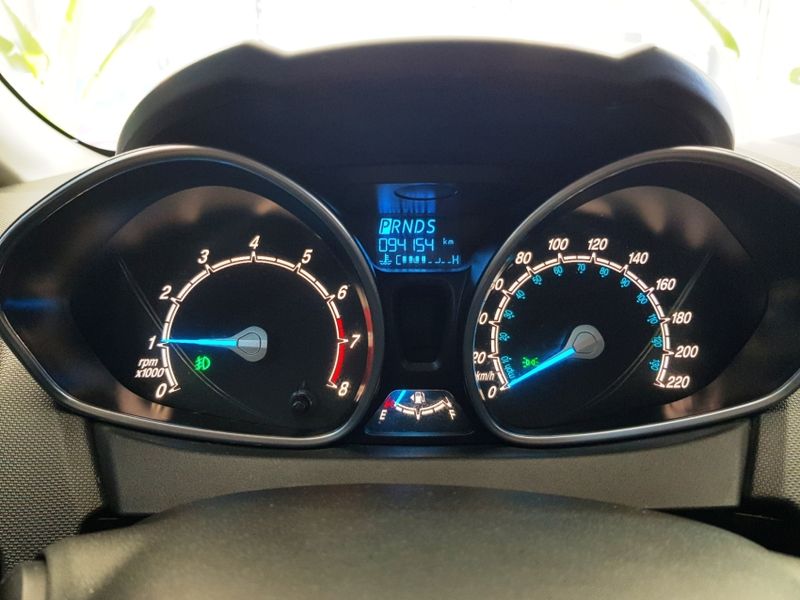 Ford FIESTA 1.6 TITANIUM HATCH 16V FLEX 4P POWERSHIFT 2014/2015 ADVANT AUTOMÓVEIS CAXIAS DO SUL / Carros no Vale Ford FIESTA 1.6 TITANIUM HATCH 16V FLEX 4P POWERSHIFT 2014/2015 ADVANT AUTOMÓVEIS CAXIAS DO SUL / Carros no Vale