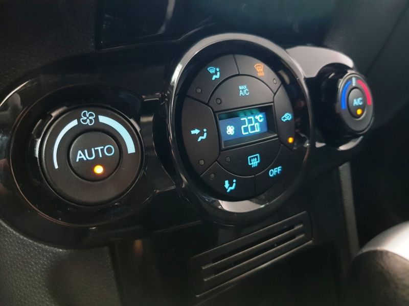 Ford FIESTA 1.6 TITANIUM HATCH 16V FLEX 4P POWERSHIFT 2016/2016 ADVANT AUTOMÓVEIS CAXIAS DO SUL / Carros no Vale Ford FIESTA 1.6 TITANIUM HATCH 16V FLEX 4P POWERSHIFT 2016/2016 ADVANT AUTOMÓVEIS CAXIAS DO SUL / Carros no Vale
