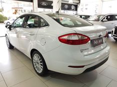 Ford FIESTA 1.6 TITANIUM SEDAN 16V FLEX 4P POWERSHIFT 2017/2017 ADVANT AUTOMÓVEIS CAXIAS DO SUL / Carros no Vale