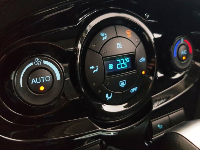 Ford FIESTA 1.6 TITANIUM SEDAN 16V FLEX 4P POWERSHIFT 2017/2017 ADVANT AUTOMÓVEIS CAXIAS DO SUL / Carros no Vale Ford FIESTA 1.6 TITANIUM SEDAN 16V FLEX 4P POWERSHIFT 2017/2017 ADVANT AUTOMÓVEIS CAXIAS DO SUL / Carros no Vale
