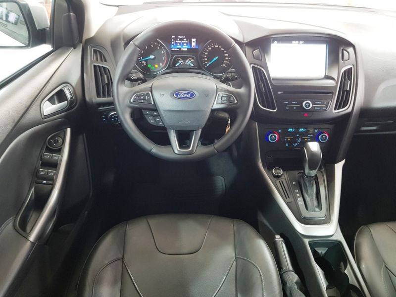 Ford FOCUS 2.0 SE PLUS 16V FLEX 4P POWERSHIFT 2017/2018 ADVANT AUTOMÓVEIS CAXIAS DO SUL / Carros no Vale