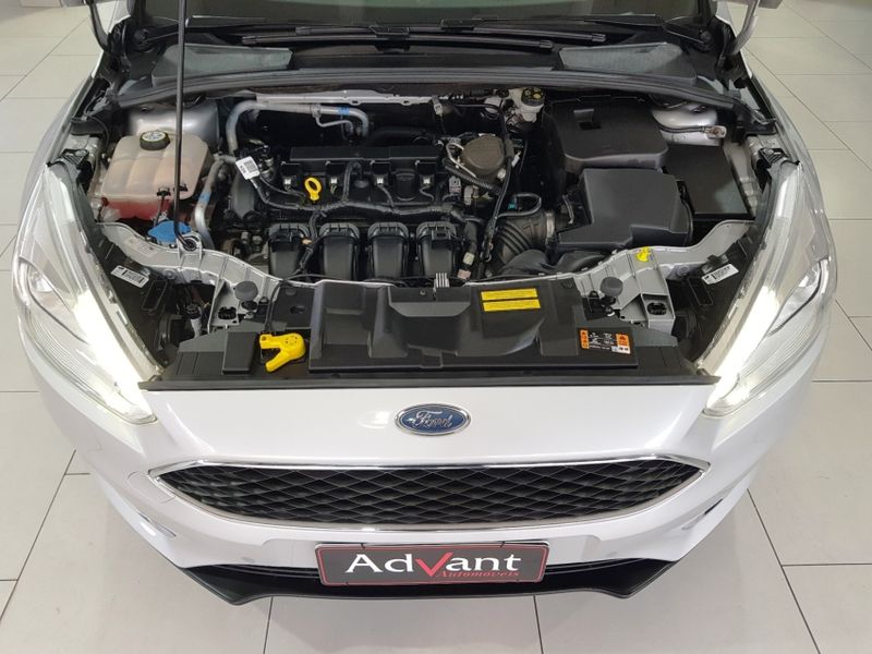 Ford FOCUS 2.0 SE PLUS 16V FLEX 4P POWERSHIFT 2017/2018 ADVANT AUTOMÓVEIS CAXIAS DO SUL / Carros no Vale
