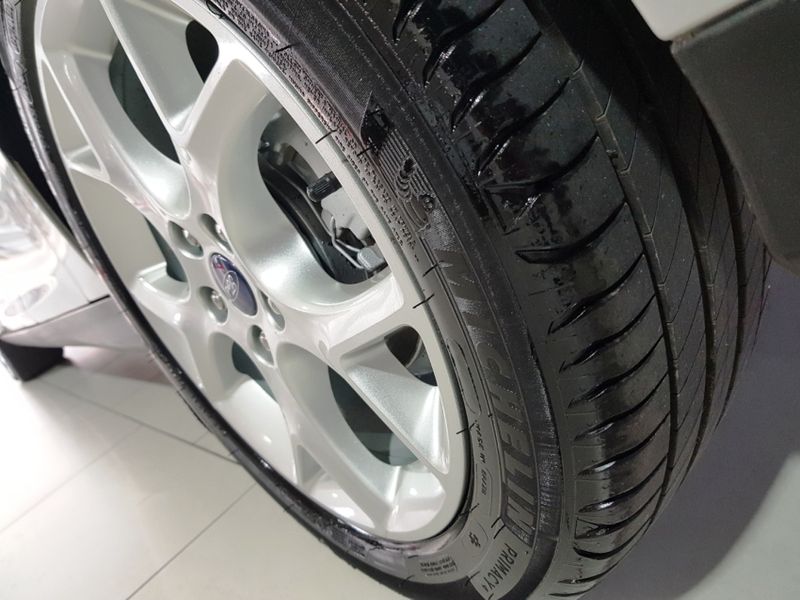 Ford FOCUS 2.0 SE PLUS 16V FLEX 4P POWERSHIFT 2017/2018 ADVANT AUTOMÓVEIS CAXIAS DO SUL / Carros no Vale