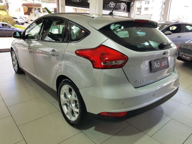 Ford FOCUS 2.0 SE PLUS 16V FLEX 4P POWERSHIFT 2017/2018 ADVANT AUTOMÓVEIS CAXIAS DO SUL / Carros no Vale