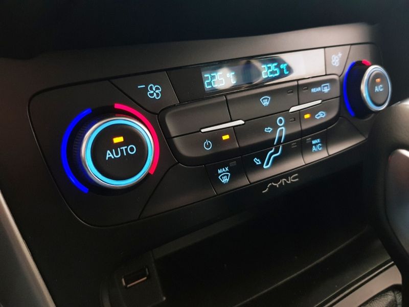 Ford FOCUS 2.0 SE PLUS 16V FLEX 4P POWERSHIFT 2017/2018 ADVANT AUTOMÓVEIS CAXIAS DO SUL / Carros no Vale