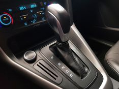 Ford FOCUS 2.0 SE PLUS FASTBACK 16V FLEX 4P POWERSHIFT 2016/2017 ADVANT AUTOMÓVEIS CAXIAS DO SUL / Carros no Vale