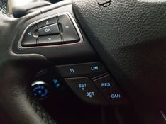 Ford FOCUS 2.0 SE PLUS FASTBACK 16V FLEX 4P POWERSHIFT 2016/2017 ADVANT AUTOMÓVEIS CAXIAS DO SUL / Carros no Vale