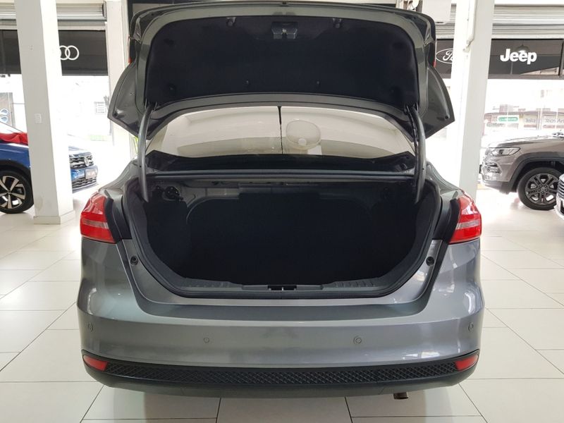 Ford FOCUS 2.0 SE PLUS FASTBACK 16V FLEX 4P POWERSHIFT 2016/2017 ADVANT AUTOMÓVEIS CAXIAS DO SUL / Carros no Vale Ford FOCUS 2.0 SE PLUS FASTBACK 16V FLEX 4P POWERSHIFT 2016/2017 ADVANT AUTOMÓVEIS CAXIAS DO SUL / Carros no Vale