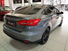 Ford FOCUS 2.0 SE PLUS FASTBACK 16V FLEX 4P POWERSHIFT 2016/2017 ADVANT AUTOMÓVEIS CAXIAS DO SUL / Carros no Vale