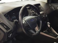 Ford FOCUS 2.0 SE PLUS FASTBACK 16V FLEX 4P POWERSHIFT 2016/2017 ADVANT AUTOMÓVEIS CAXIAS DO SUL / Carros no Vale