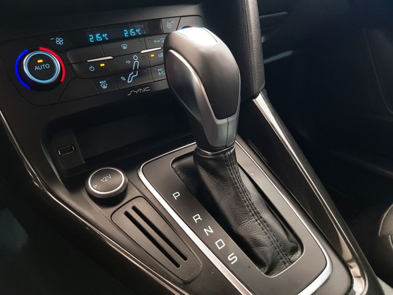 Ford FOCUS 2.0 TITANIUM 16V FLEX 4P POWERSHIFT 2016/2016 ADVANT AUTOMÓVEIS CAXIAS DO SUL / Carros no Vale Ford FOCUS 2.0 TITANIUM 16V FLEX 4P POWERSHIFT 2016/2016 ADVANT AUTOMÓVEIS CAXIAS DO SUL / Carros no Vale