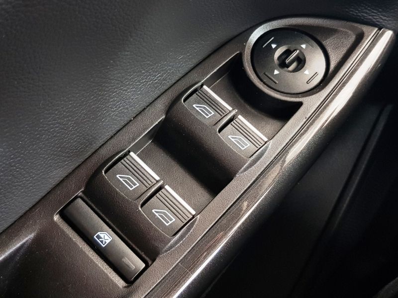 Ford FOCUS 2.0 TITANIUM 16V FLEX 4P POWERSHIFT 2016/2016 ADVANT AUTOMÓVEIS CAXIAS DO SUL / Carros no Vale Ford FOCUS 2.0 TITANIUM 16V FLEX 4P POWERSHIFT 2016/2016 ADVANT AUTOMÓVEIS CAXIAS DO SUL / Carros no Vale