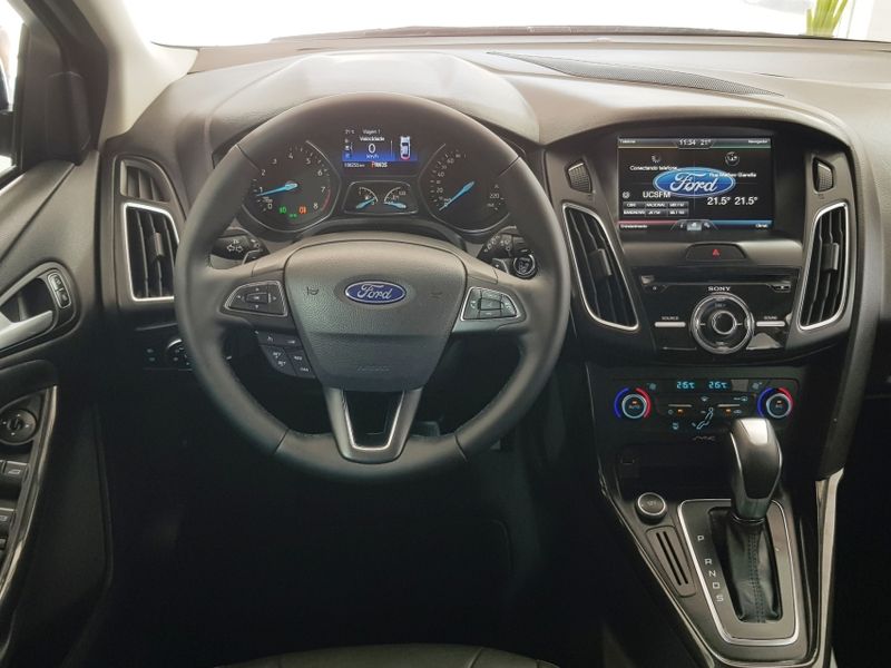 Ford FOCUS 2.0 TITANIUM 16V FLEX 4P POWERSHIFT 2016/2016 ADVANT AUTOMÓVEIS CAXIAS DO SUL / Carros no Vale Ford FOCUS 2.0 TITANIUM 16V FLEX 4P POWERSHIFT 2016/2016 ADVANT AUTOMÓVEIS CAXIAS DO SUL / Carros no Vale
