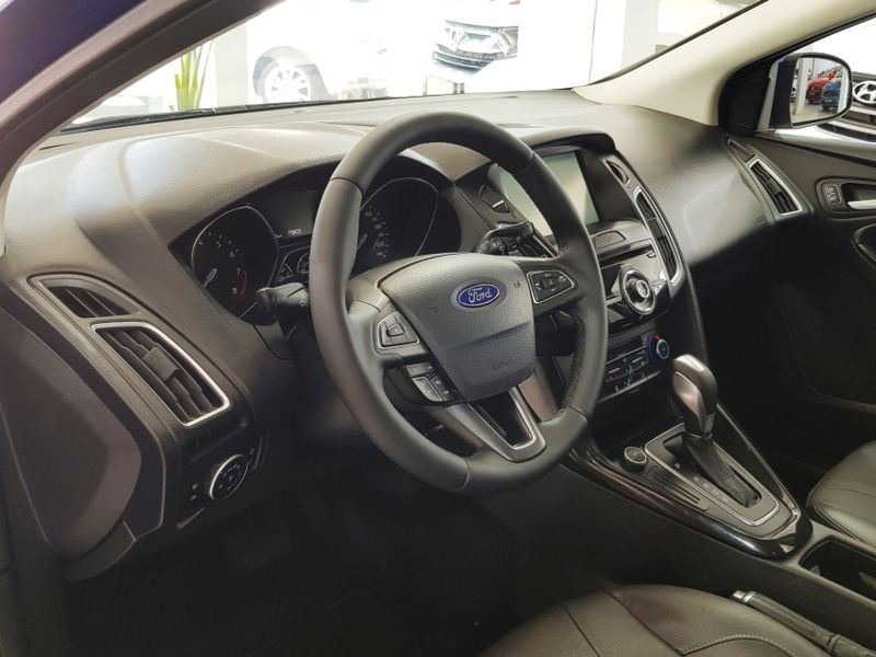 Ford FOCUS 2.0 TITANIUM 16V FLEX 4P POWERSHIFT 2016/2016 ADVANT AUTOMÓVEIS CAXIAS DO SUL / Carros no Vale Ford FOCUS 2.0 TITANIUM 16V FLEX 4P POWERSHIFT 2016/2016 ADVANT AUTOMÓVEIS CAXIAS DO SUL / Carros no Vale