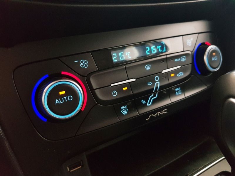 Ford FOCUS 2.0 TITANIUM 16V FLEX 4P POWERSHIFT 2016/2016 ADVANT AUTOMÓVEIS CAXIAS DO SUL / Carros no Vale Ford FOCUS 2.0 TITANIUM 16V FLEX 4P POWERSHIFT 2016/2016 ADVANT AUTOMÓVEIS CAXIAS DO SUL / Carros no Vale