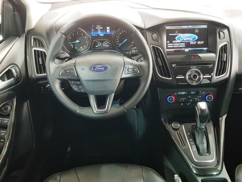 Ford FOCUS 2.0 TITANIUM FASTBACK 16V FLEX 4P POWERSHIFT 2015/2016 ADVANT AUTOMÓVEIS CAXIAS DO SUL / Carros no Vale