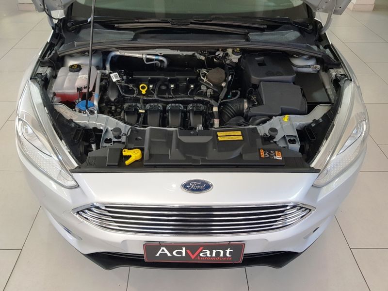 Ford FOCUS 2.0 TITANIUM FASTBACK 16V FLEX 4P POWERSHIFT 2015/2016 ADVANT AUTOMÓVEIS CAXIAS DO SUL / Carros no Vale