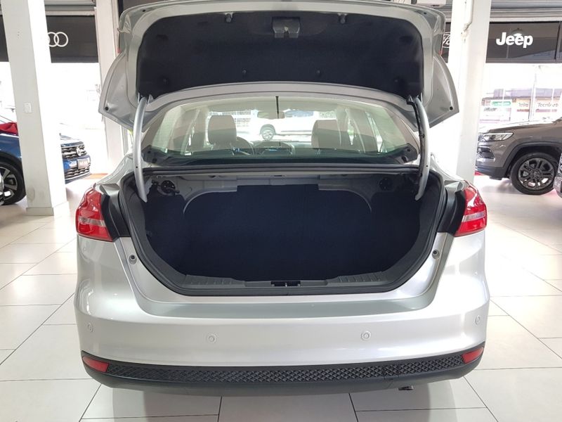 Ford FOCUS 2.0 TITANIUM FASTBACK 16V FLEX 4P POWERSHIFT 2015/2016 ADVANT AUTOMÓVEIS CAXIAS DO SUL / Carros no Vale