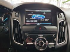 Ford FOCUS 2.0 TITANIUM FASTBACK 16V FLEX 4P POWERSHIFT 2015/2016 ADVANT AUTOMÓVEIS CAXIAS DO SUL / Carros no Vale
