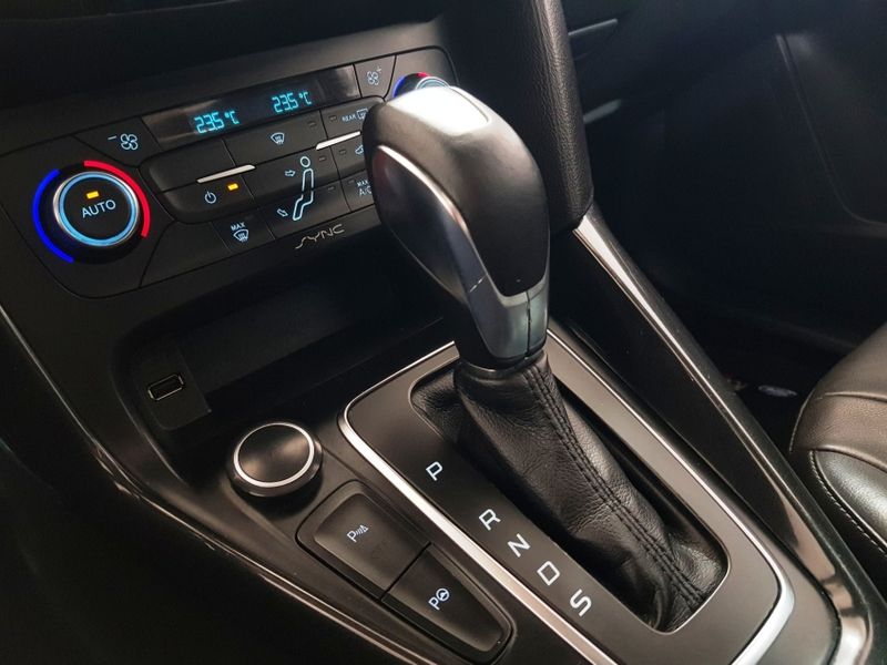Ford FOCUS 2.0 TITANIUM PLUS 16V FLEX 4P POWERSHIFT 2016/2016 ADVANT AUTOMÓVEIS CAXIAS DO SUL / Carros no Vale Ford FOCUS 2.0 TITANIUM PLUS 16V FLEX 4P POWERSHIFT 2016/2016 ADVANT AUTOMÓVEIS CAXIAS DO SUL / Carros no Vale