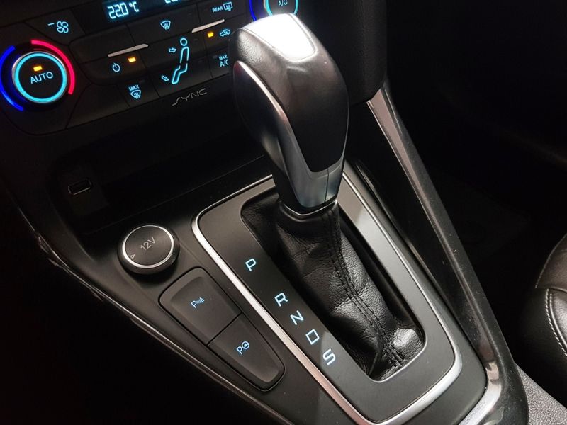 Ford FOCUS 2.0 TITANIUM PLUS FASTBACK 16V FLEX 4P POWERSHIFT 2016/2017 ADVANT AUTOMÓVEIS CAXIAS DO SUL / Carros no Vale Ford FOCUS 2.0 TITANIUM PLUS FASTBACK 16V FLEX 4P POWERSHIFT 2016/2017 ADVANT AUTOMÓVEIS CAXIAS DO SUL / Carros no Vale