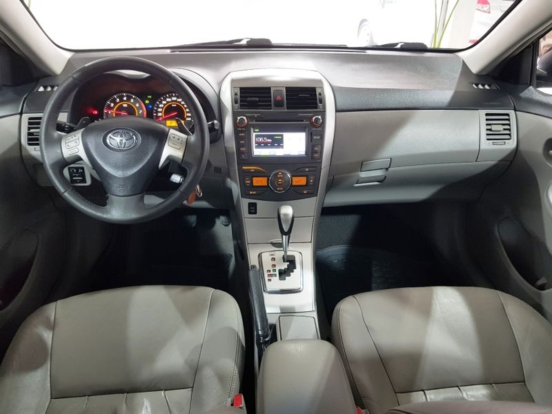 Toyota COROLLA 2.0 XEI 16V FLEX 4P AUTOMÁTICO 2013/2014 ADVANT AUTOMÓVEIS CAXIAS DO SUL / Carros no Vale