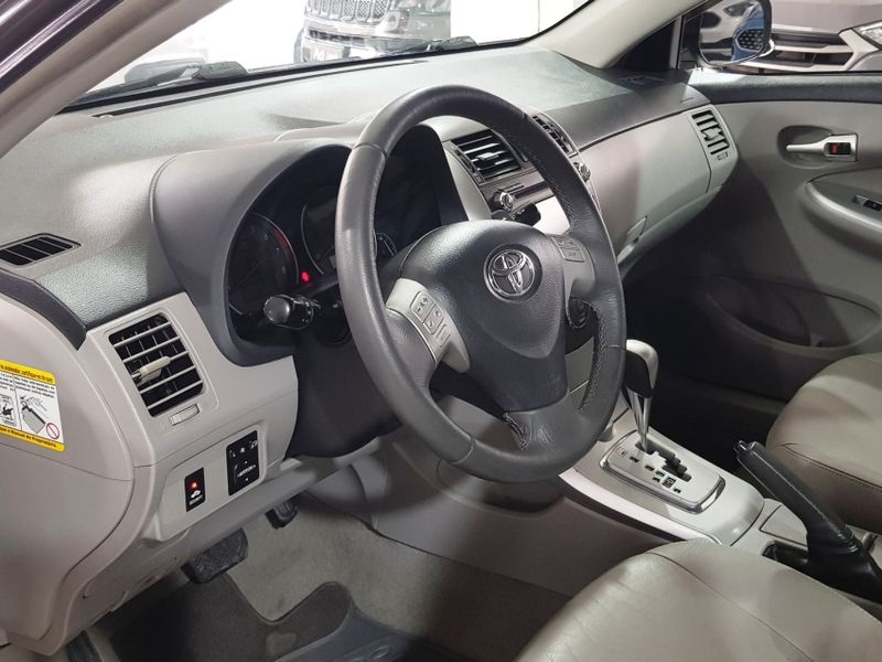 Toyota COROLLA 2.0 XEI 16V FLEX 4P AUTOMÁTICO 2013/2014 ADVANT AUTOMÓVEIS CAXIAS DO SUL / Carros no Vale