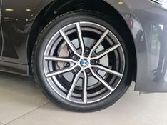 BMW 330i 2.0 16V TURBO GASOLINA SPORT AUTOMÁTICO 2019/2020 CARRO DEZ NOVO HAMBURGO / Carros no Vale