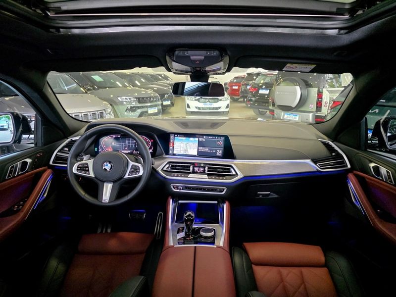 BMW X6 3.0 TWINPOWER GASOLINA XDRIVE40I M SPORT AUTOMÁTICO 2022/2023 CARRO DEZ NOVO HAMBURGO / Carros no Vale