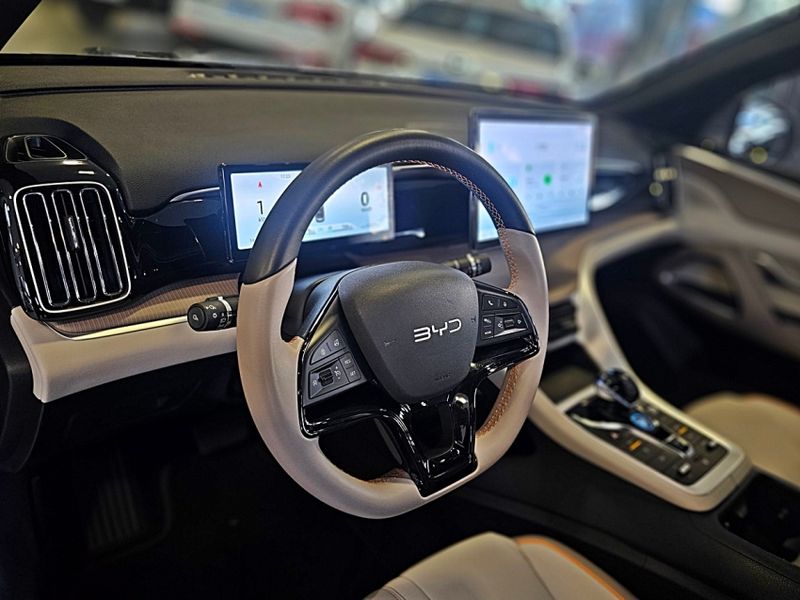 BYD SONG PRO 1.5 DM-I HÍBRIDO GS AUTOMÁTICO 2024/2025 CARRO DEZ NOVO HAMBURGO / Carros no Vale