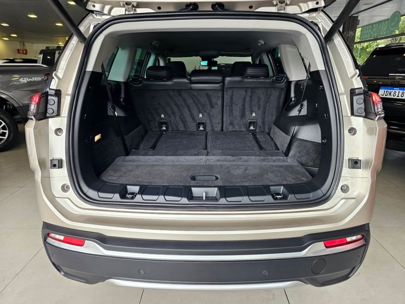 JEEP COMMANDER 1.3 T270 TURBO FLEX LIMITED AT6 2023/2024 CARRO DEZ NOVO HAMBURGO / Carros no Vale JEEP COMMANDER 1.3 T270 TURBO FLEX LIMITED AT6 2023/2024 CARRO DEZ NOVO HAMBURGO / Carros no Vale