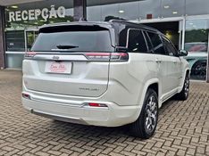 JEEP COMMANDER 1.3 T270 TURBO FLEX OVERLAND AT6 2023/2023 CARRO DEZ NOVO HAMBURGO / Carros no Vale