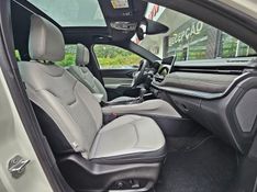 JEEP COMMANDER 1.3 T270 TURBO FLEX OVERLAND AT6 2023/2023 CARRO DEZ NOVO HAMBURGO / Carros no Vale