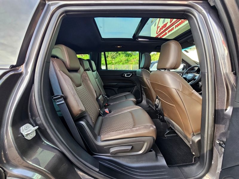 JEEP COMMANDER 2.0 TD380 TURBO DIESEL OVERLAND AT9 2022/2022 CARRO DEZ NOVO HAMBURGO / Carros no Vale