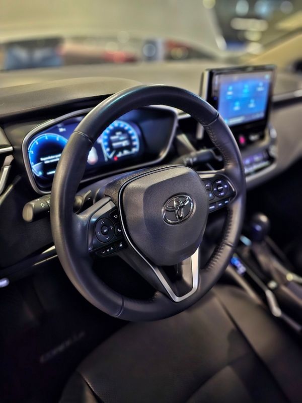 Toyota COROLLA 2.0 VVT-IE FLEX XEI DIRECT SHIFT 2024/2024 CARRO DEZ NOVO HAMBURGO / Carros no Vale