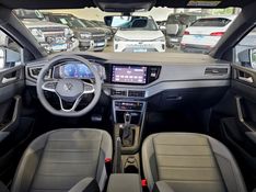 Volkswagen NIVUS 1.0 200 TSI TOTAL FLEX HIGHLINE AUTOMÁTICO 2023/2024 CARRO DEZ NOVO HAMBURGO / Carros no Vale
