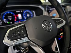 Volkswagen T-CROSS 1.4 250 TSI TOTAL FLEX HIGHLINE AUTOMÁTICO 2023/2024 CARRO DEZ NOVO HAMBURGO / Carros no Vale