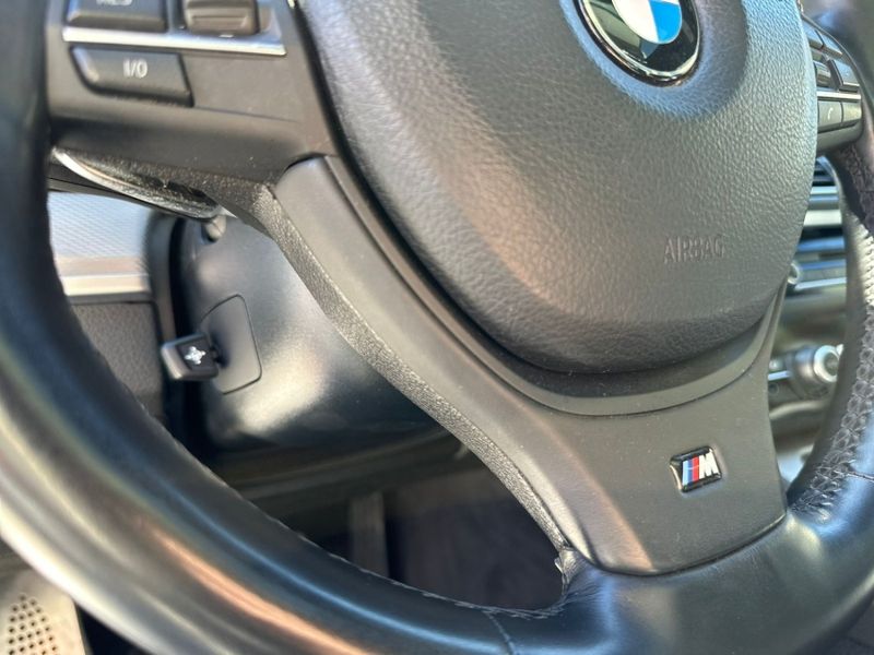 BMW 550i 4.4 SEDAN V8 32V GASOLINA 4P AUTOMÁTICO 2011/2011 CARRO AUTOMARCAS CAXIAS DO SUL / Carros no Vale