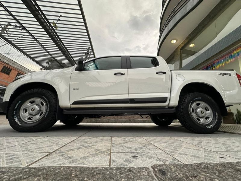 Chevrolet S10 2.8 16V TURBO DIESEL LS CD 4X4 MANUAL 2022/2023 CARRO AUTOMARCAS CAXIAS DO SUL / Carros no Vale Chevrolet S10 2.8 16V TURBO DIESEL LS CD 4X4 MANUAL 2022/2023 CARRO AUTOMARCAS CAXIAS DO SUL / Carros no Vale