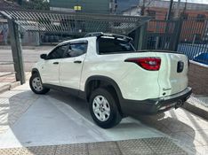 Fiat TORO 2.0 16V TURBO DIESEL FREEDOM 4WD MANUAL 2017/2018 CARRO AUTOMARCAS CAXIAS DO SUL / Carros no Vale