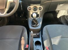 Ford FIESTA 1.6 SEL HATCH 16V FLEX 4P MANUAL 2017/2017 CARRO AUTOMARCAS CAXIAS DO SUL / Carros no Vale