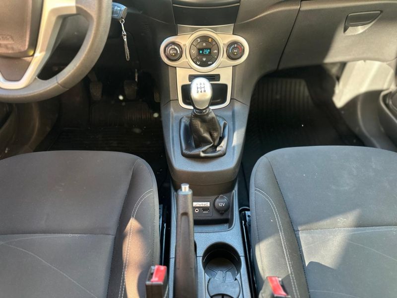Ford FIESTA 1.6 SEL HATCH 16V FLEX 4P MANUAL 2017/2017 CARRO AUTOMARCAS CAXIAS DO SUL / Carros no Vale Ford FIESTA 1.6 SEL HATCH 16V FLEX 4P MANUAL 2017/2017 CARRO AUTOMARCAS CAXIAS DO SUL / Carros no Vale