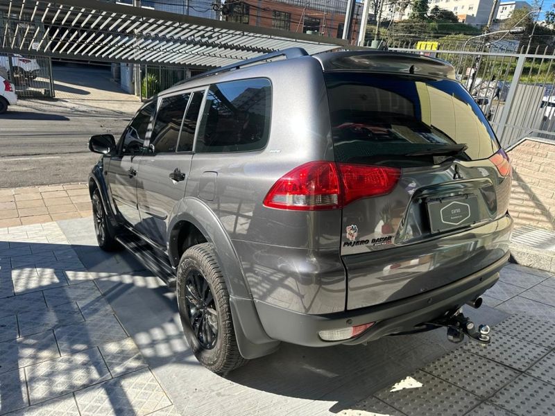 Mitsubishi PAJERO DAKAR 3.2 4X4 16V TURBO INTERCOOLER DIESEL 4P AUTOMÁTICO 2014/2015 CARRO AUTOMARCAS CAXIAS DO SUL / Carros no Vale Mitsubishi PAJERO DAKAR 3.2 4X4 16V TURBO INTERCOOLER DIESEL 4P AUTOMÁTICO 2014/2015 CARRO AUTOMARCAS CAXIAS DO SUL / Carros no Vale