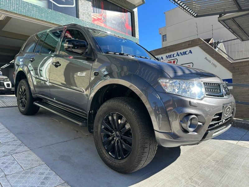 Mitsubishi PAJERO DAKAR 3.2 4X4 16V TURBO INTERCOOLER DIESEL 4P AUTOMÁTICO 2014/2015 CARRO AUTOMARCAS CAXIAS DO SUL / Carros no Vale Mitsubishi PAJERO DAKAR 3.2 4X4 16V TURBO INTERCOOLER DIESEL 4P AUTOMÁTICO 2014/2015 CARRO AUTOMARCAS CAXIAS DO SUL / Carros no Vale