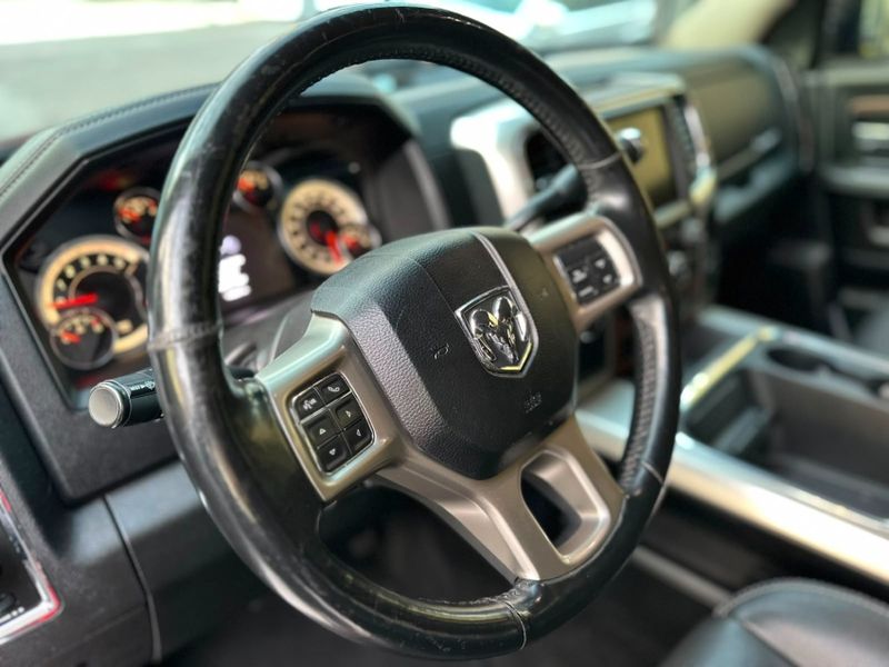 Ram 2500 6.7 LARAMIE 4X4 CD I6 TURBO DIESEL 4P AUTOMÁTICO 2016/2017 CARRO AUTOMARCAS CAXIAS DO SUL / Carros no Vale Ram 2500 6.7 LARAMIE 4X4 CD I6 TURBO DIESEL 4P AUTOMÁTICO 2016/2017 CARRO AUTOMARCAS CAXIAS DO SUL / Carros no Vale
