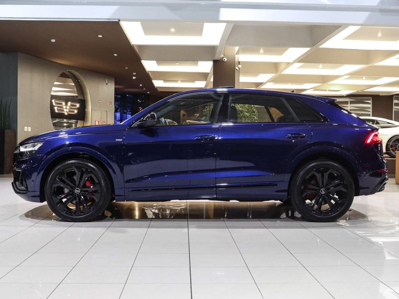 Audi Q8 3.0 TFSI GASOLINA PERFORMANCE BLACK QUATTRO TIPTRONIC 2022/2022 VIA BELLA VEÍCULOS ESPECIAIS CAXIAS DO SUL / Carros no Vale Audi Q8 3.0 TFSI GASOLINA PERFORMANCE BLACK QUATTRO TIPTRONIC 2022/2022 VIA BELLA VEÍCULOS ESPECIAIS CAXIAS DO SUL / Carros no Vale