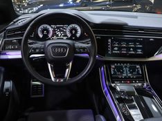 Audi Q8 3.0 TFSI GASOLINA PERFORMANCE BLACK QUATTRO TIPTRONIC 2022/2022 VIA BELLA VEÍCULOS ESPECIAIS CAXIAS DO SUL / Carros no Vale