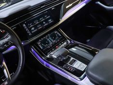Audi Q8 3.0 TFSI GASOLINA PERFORMANCE BLACK QUATTRO TIPTRONIC 2022/2022 VIA BELLA VEÍCULOS ESPECIAIS CAXIAS DO SUL / Carros no Vale