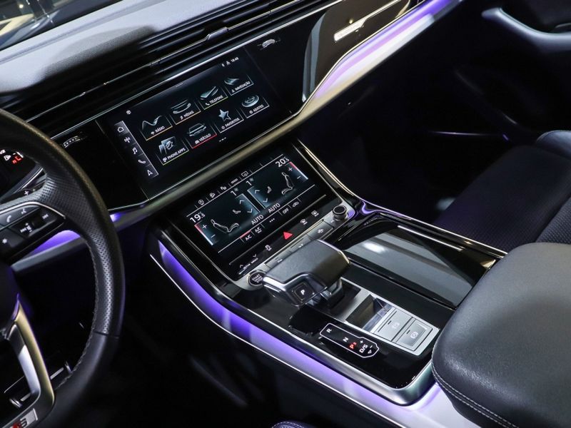 Audi Q8 3.0 TFSI GASOLINA PERFORMANCE BLACK QUATTRO TIPTRONIC 2022/2022 VIA BELLA VEÍCULOS ESPECIAIS CAXIAS DO SUL / Carros no Vale Audi Q8 3.0 TFSI GASOLINA PERFORMANCE BLACK QUATTRO TIPTRONIC 2022/2022 VIA BELLA VEÍCULOS ESPECIAIS CAXIAS DO SUL / Carros no Vale